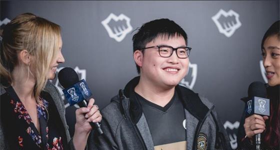 这位年轻的 这位年轻的