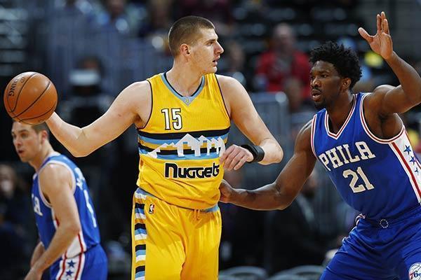 具备相当的 具备相当的