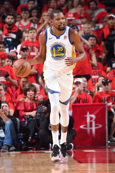 使年轻球员 使年轻球员